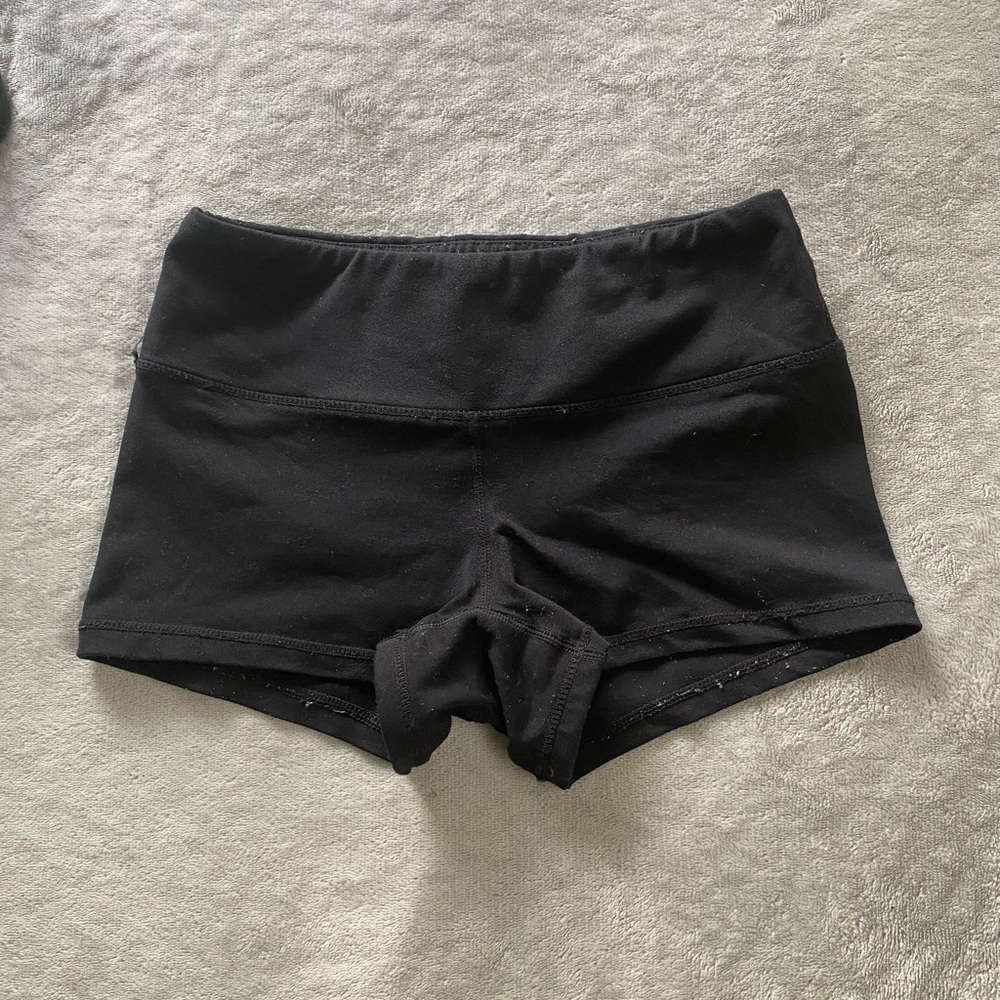 Barbell cartel shorts